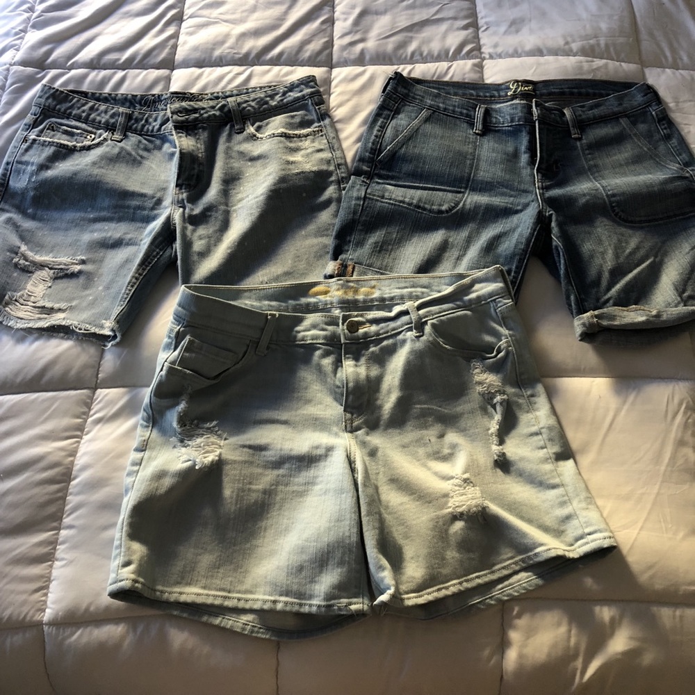 3 pairs of shorts. Two old navy, one AE